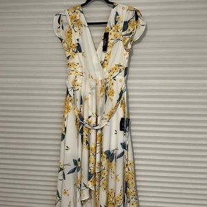 Lulus French Countryside, Size M. White and Yellow Floral. Brand new. Tags on.